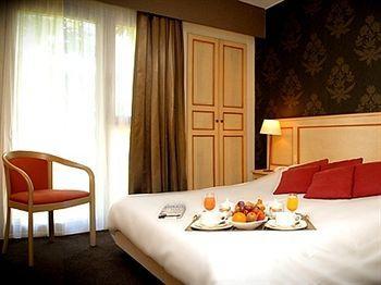 Le Relais Fleuri, Hotel Et Restaurant Logis - Avallon Sauvigny-le-Bois المظهر الخارجي الصورة